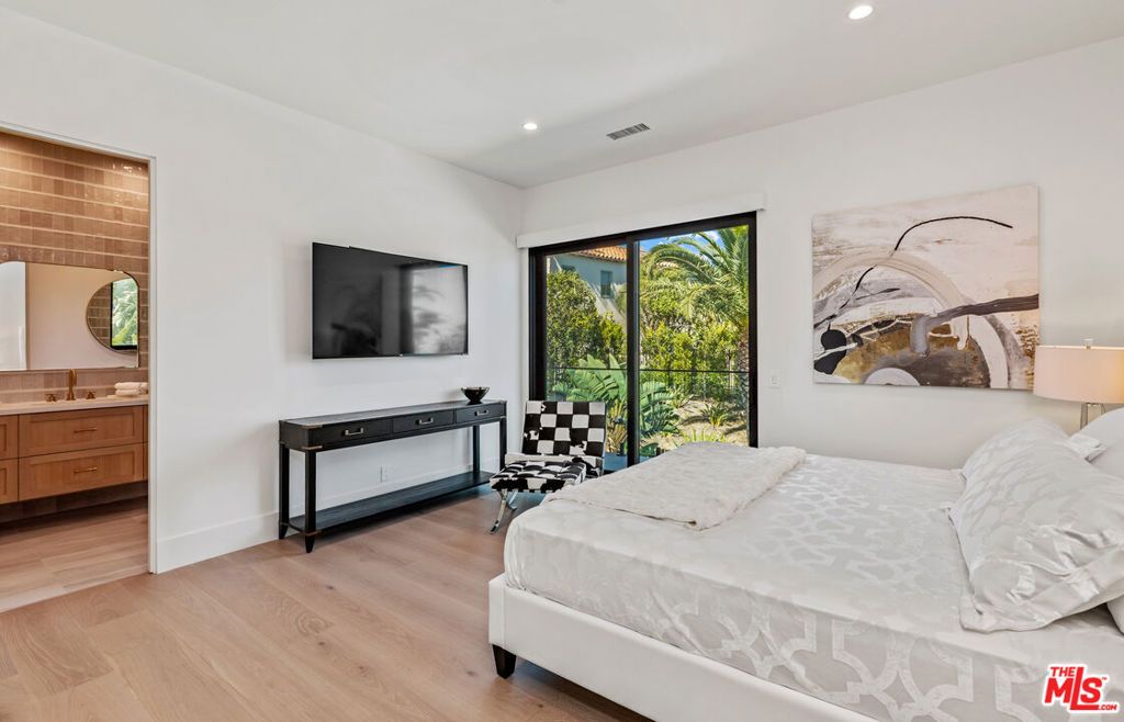 Image 17 of property listing at 6251 Ramirez Mesa Drive, Malibu, CA 90265