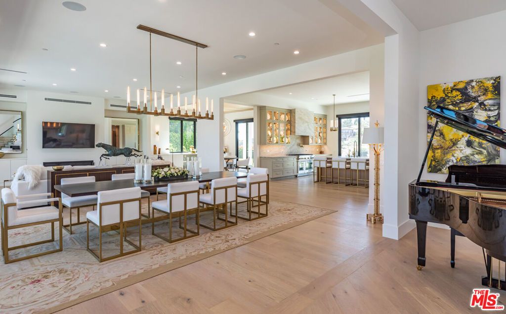 Image 5 of property listing at 6251 Ramirez Mesa Drive, Malibu, CA 90265