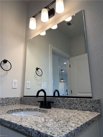 20 Mulligan LN, Suffolk, VA 23434