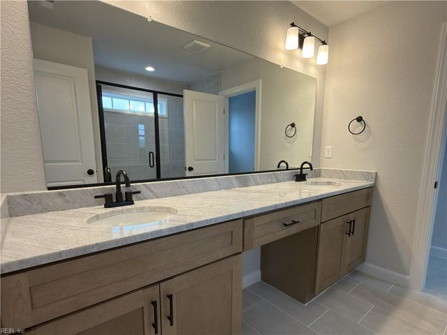 20 Mulligan LN, Suffolk, VA 23434