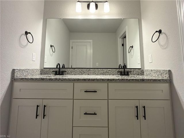 20 Mulligan LN, Suffolk, VA 23434