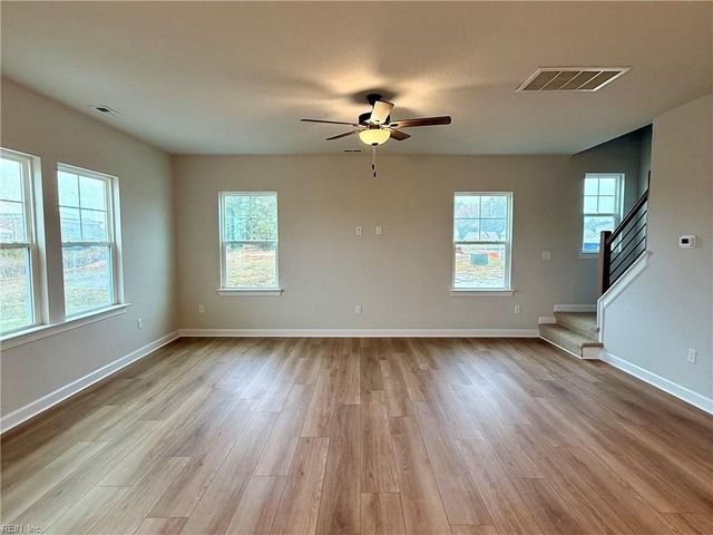 20 Mulligan LN, Suffolk, VA 23434