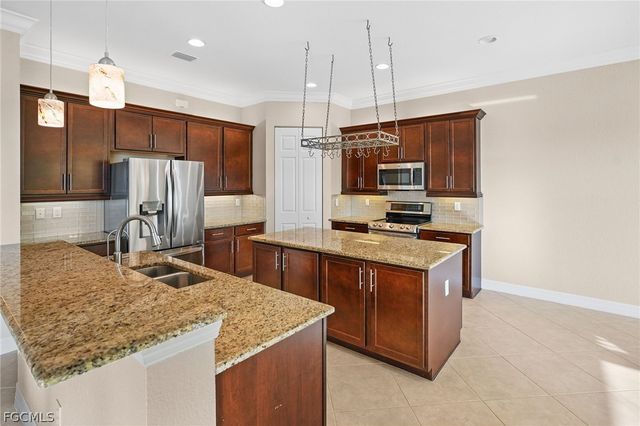 11683 Meadowrun CIR, Fort Myers, FL 33913