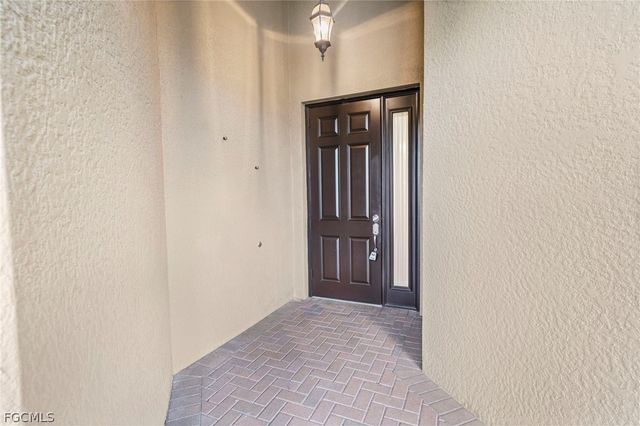 11683 Meadowrun CIR, Fort Myers, FL 33913