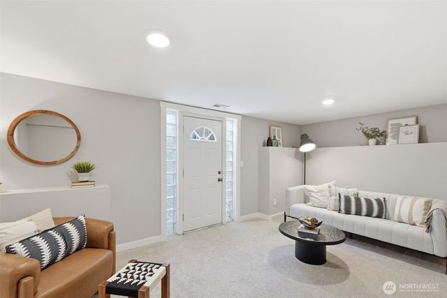 9402 36th Avenue SW, Seattle, WA 98126