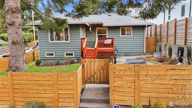 9402 36th Avenue SW, Seattle, WA 98126