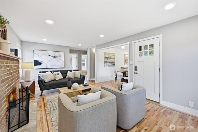 9402 36th Avenue SW, Seattle, WA 98126