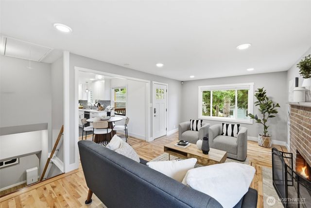 9402 36th Avenue SW, Seattle, WA 98126