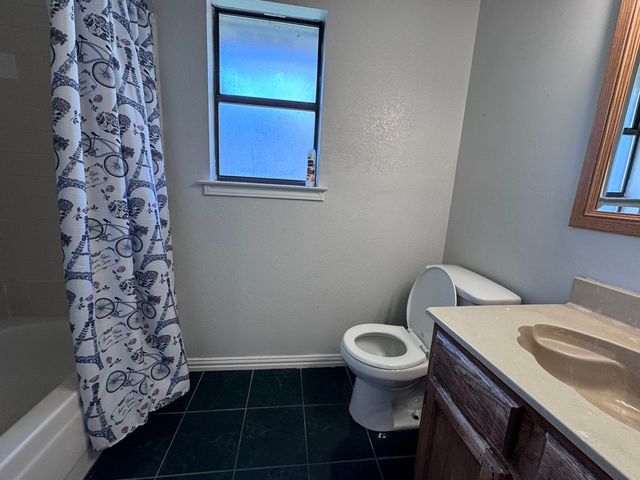 2406 Hallmark Street, Grand Prairie, TX 75052