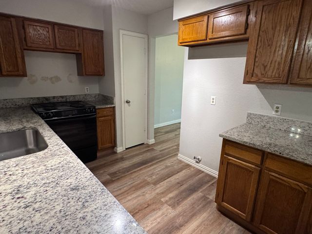 2406 Hallmark Street, Grand Prairie, TX 75052