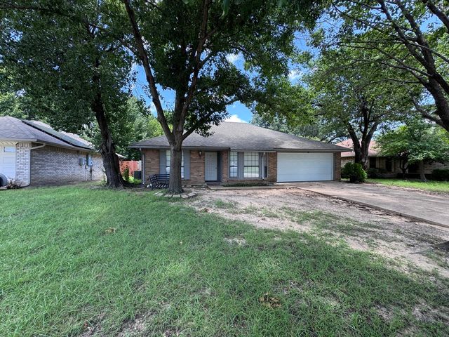 2406 Hallmark Street, Grand Prairie, TX 75052