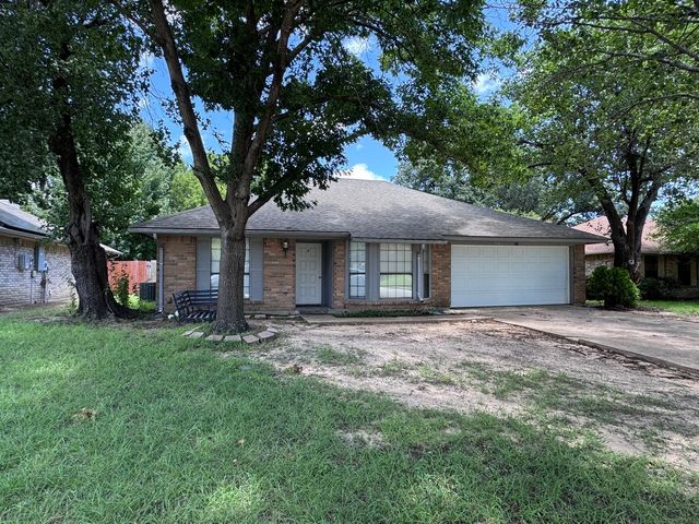 2406 Hallmark Street, Grand Prairie, TX 75052