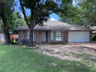 2406 Hallmark Street, Grand Prairie, TX 75052