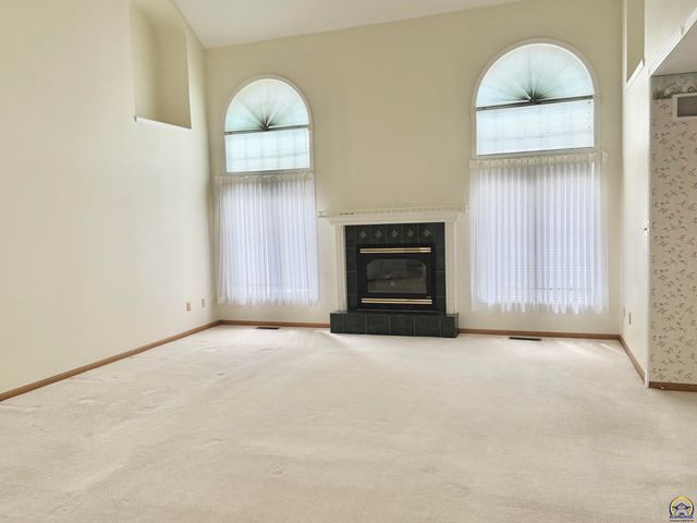 2027 SW West Trail RD, Topeka, KS 66615