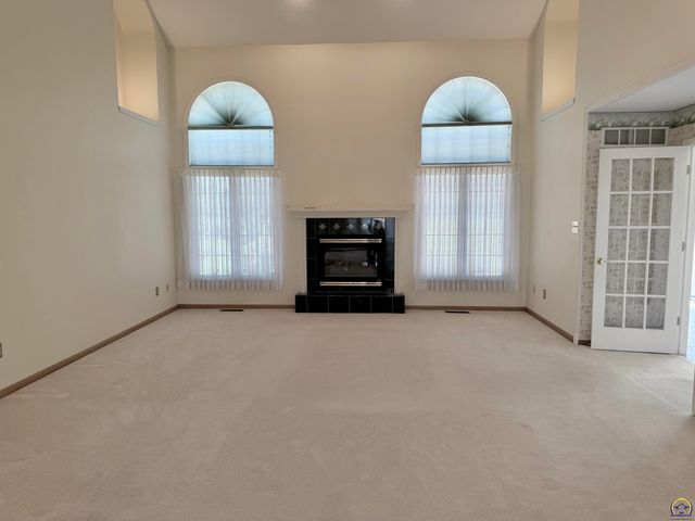 2027 SW West Trail RD, Topeka, KS 66615
