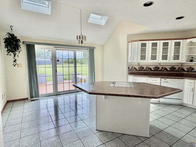 2027 SW West Trail RD, Topeka, KS 66615