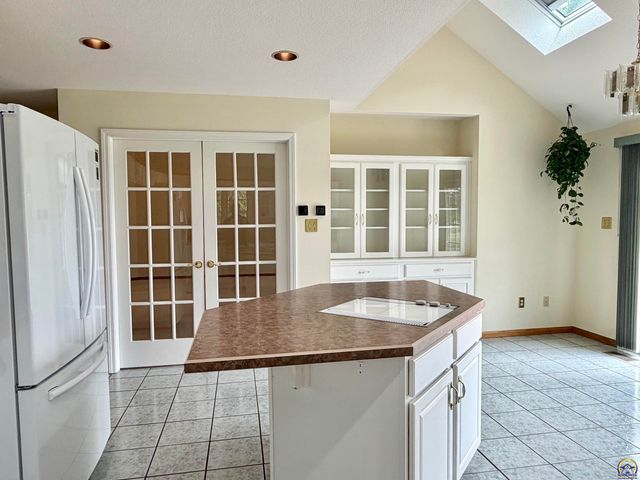 2027 SW West Trail RD, Topeka, KS 66615