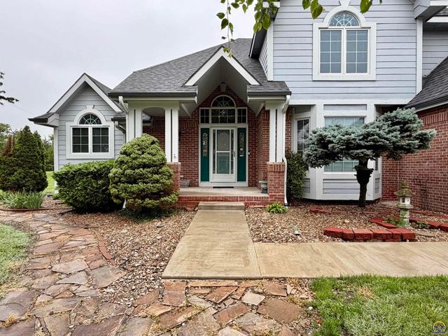 2027 SW West Trail RD, Topeka, KS 66615
