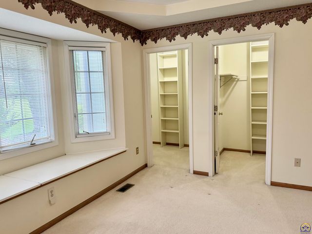 2027 SW West Trail RD, Topeka, KS 66615