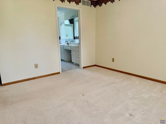 2027 SW West Trail RD, Topeka, KS 66615