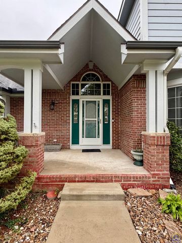 2027 SW West Trail RD, Topeka, KS 66615