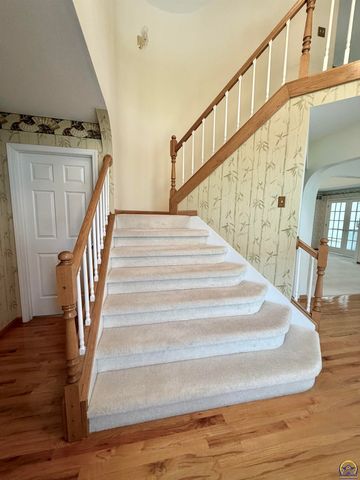 2027 SW West Trail RD, Topeka, KS 66615