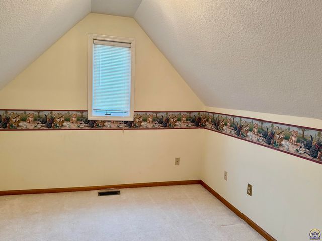 2027 SW West Trail RD, Topeka, KS 66615