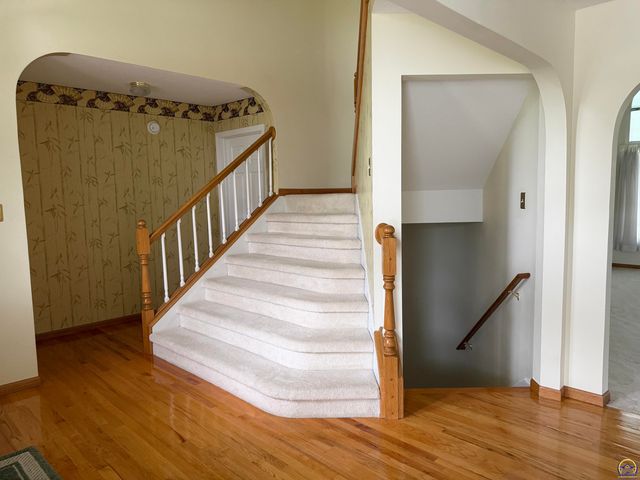 2027 SW West Trail RD, Topeka, KS 66615