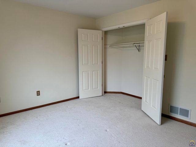 2027 SW West Trail RD, Topeka, KS 66615