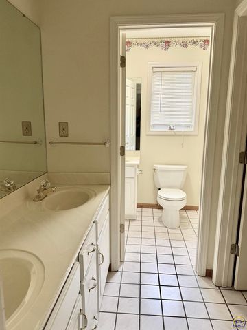 2027 SW West Trail RD, Topeka, KS 66615