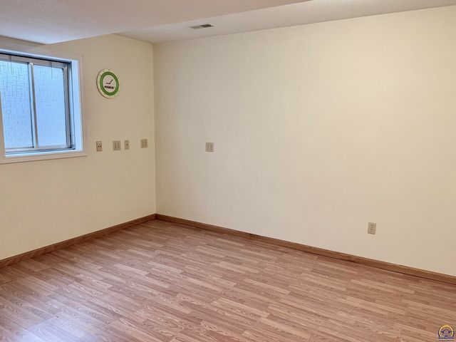 2027 SW West Trail RD, Topeka, KS 66615
