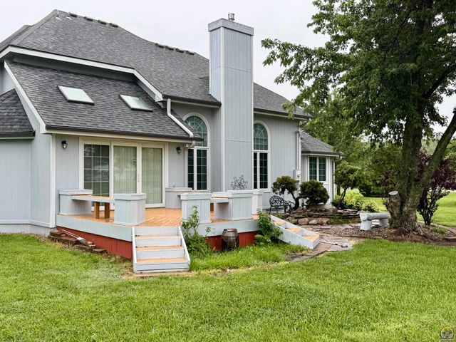 2027 SW West Trail RD, Topeka, KS 66615