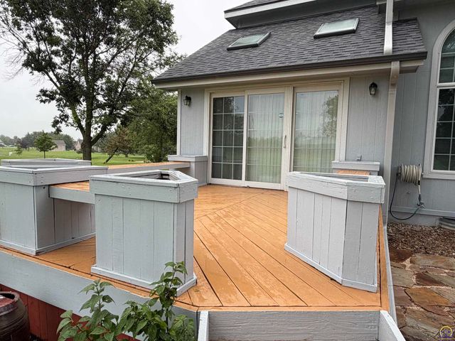 2027 SW West Trail RD, Topeka, KS 66615