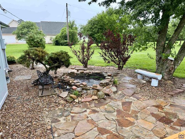2027 SW West Trail RD, Topeka, KS 66615