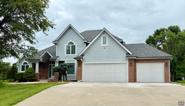 2027 SW West Trail RD, Topeka, KS 66615