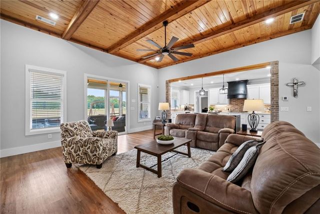 302 Savannah Drive, Mansfield, GA 30055
