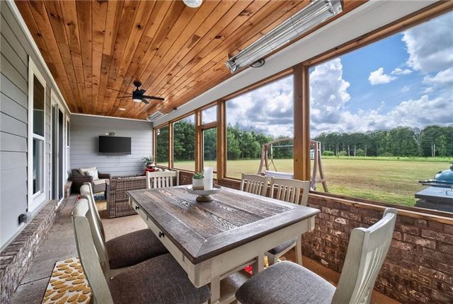 302 Savannah Drive, Mansfield, GA 30055