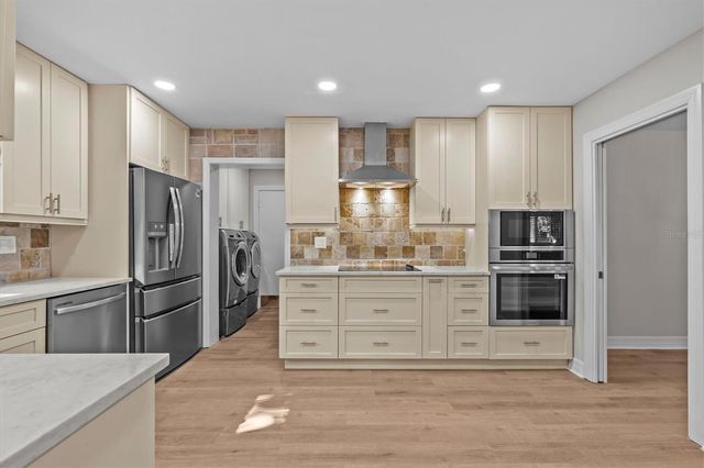 810 S WEST SHORE BOULEVARD, Tampa, FL 33609