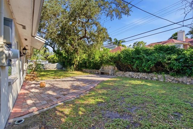 810 S WEST SHORE BOULEVARD, Tampa, FL 33609