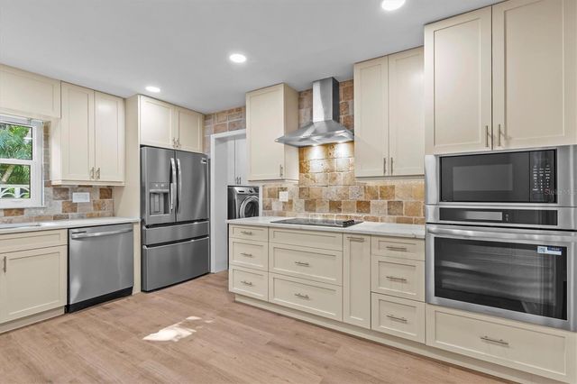 810 S WEST SHORE BOULEVARD, Tampa, FL 33609