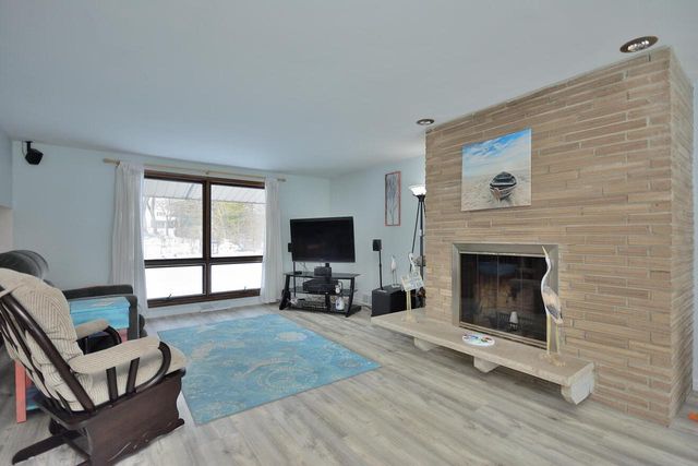 5005 S Menard DRIVE, New Berlin, WI 53151