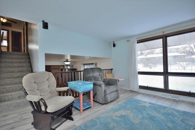 5005 S Menard DRIVE, New Berlin, WI 53151