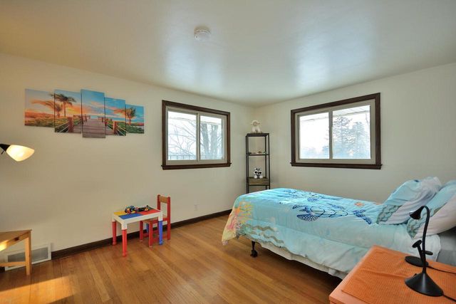 5005 S Menard DRIVE, New Berlin, WI 53151