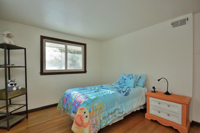 5005 S Menard DRIVE, New Berlin, WI 53151