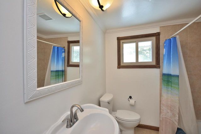 5005 S Menard DRIVE, New Berlin, WI 53151