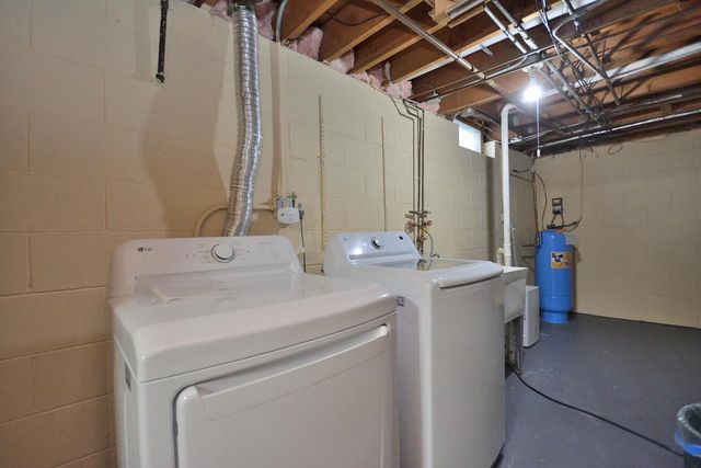 5005 S Menard DRIVE, New Berlin, WI 53151