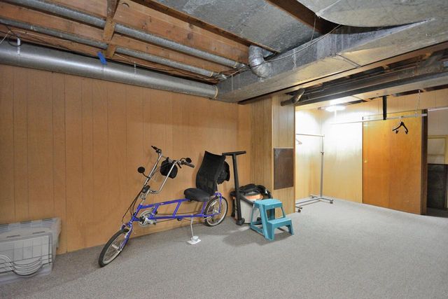 5005 S Menard DRIVE, New Berlin, WI 53151