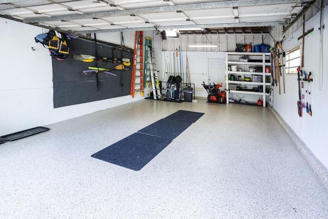 5005 S Menard DRIVE, New Berlin, WI 53151