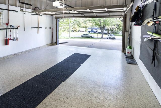 5005 S Menard DRIVE, New Berlin, WI 53151