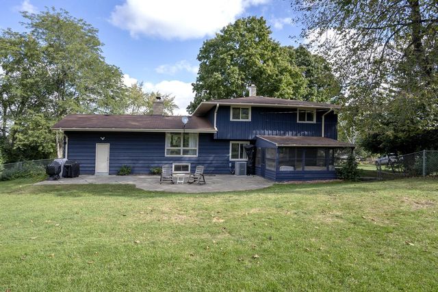 5005 S Menard DRIVE, New Berlin, WI 53151